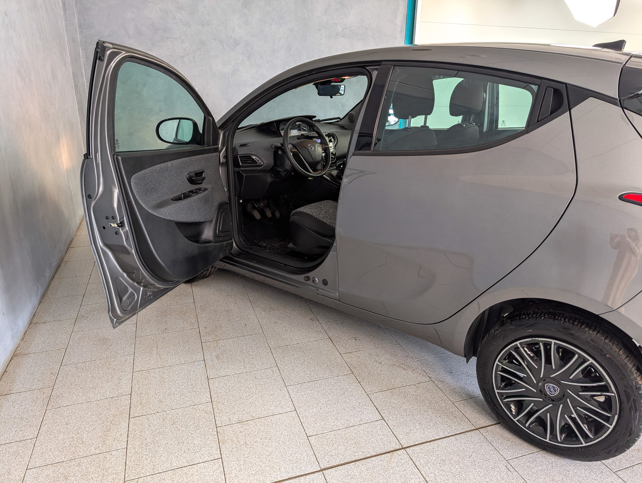 Lancia Ypsilon