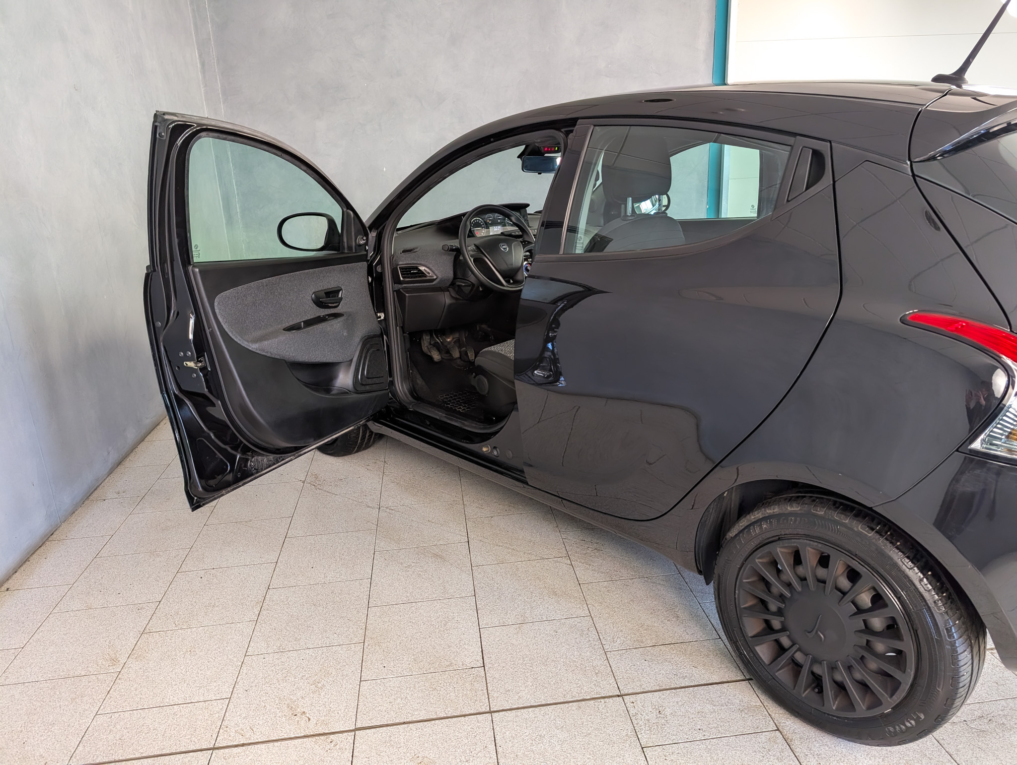 Lancia Ypsilon