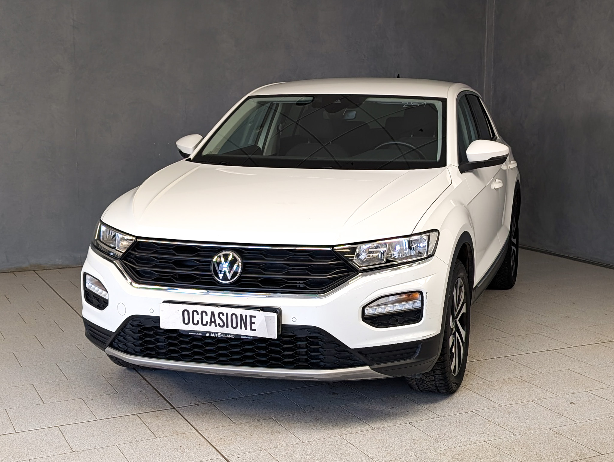 volkswagen-t-roc-1-0-tsi-110cv-business volkswagen-t-roc-1-0-tsi-110cv-business