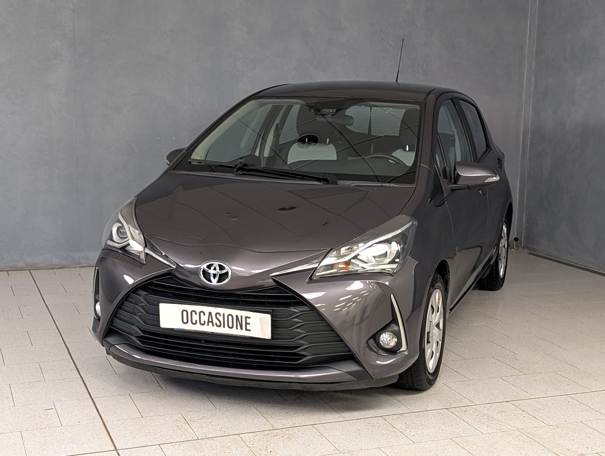 toyota-yaris-1-0-active toyota-yaris-1-0-active