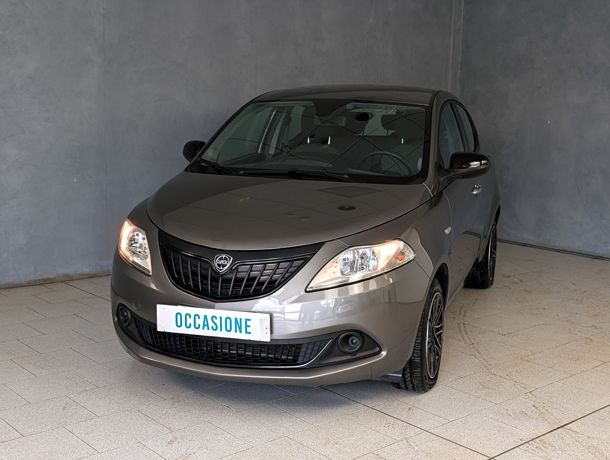 lancia-ypsilon-1-0-hybrid-70cv-silver-plus-3