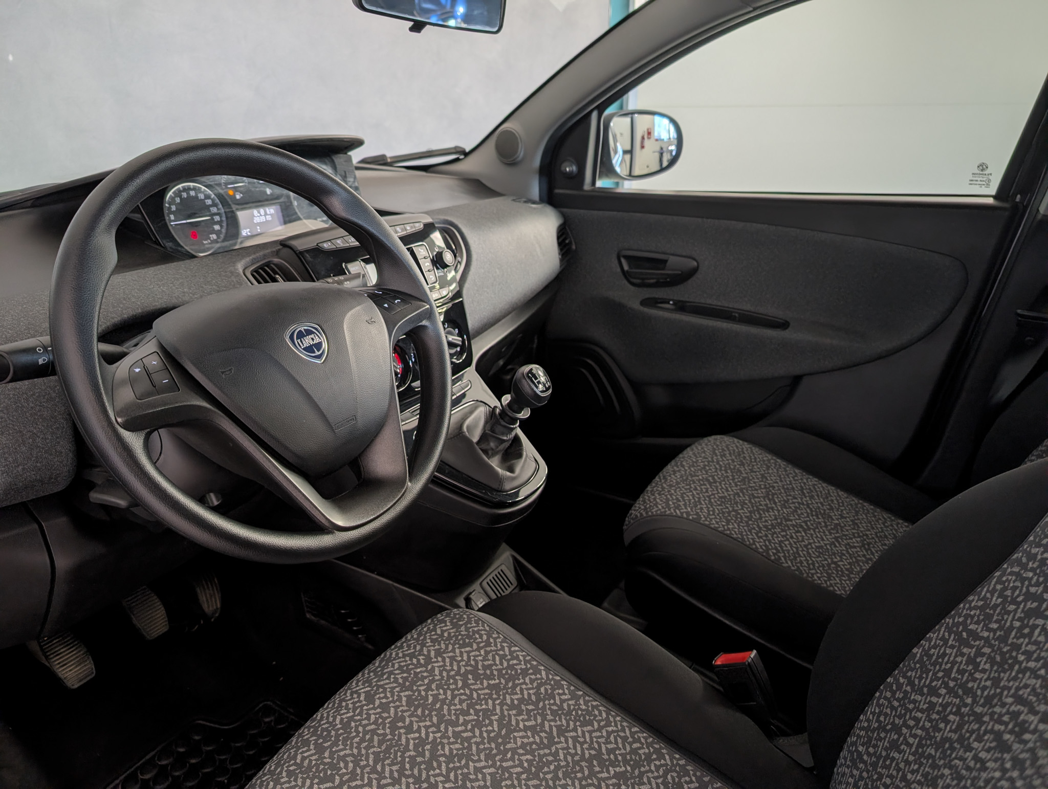 Lancia Ypsilon