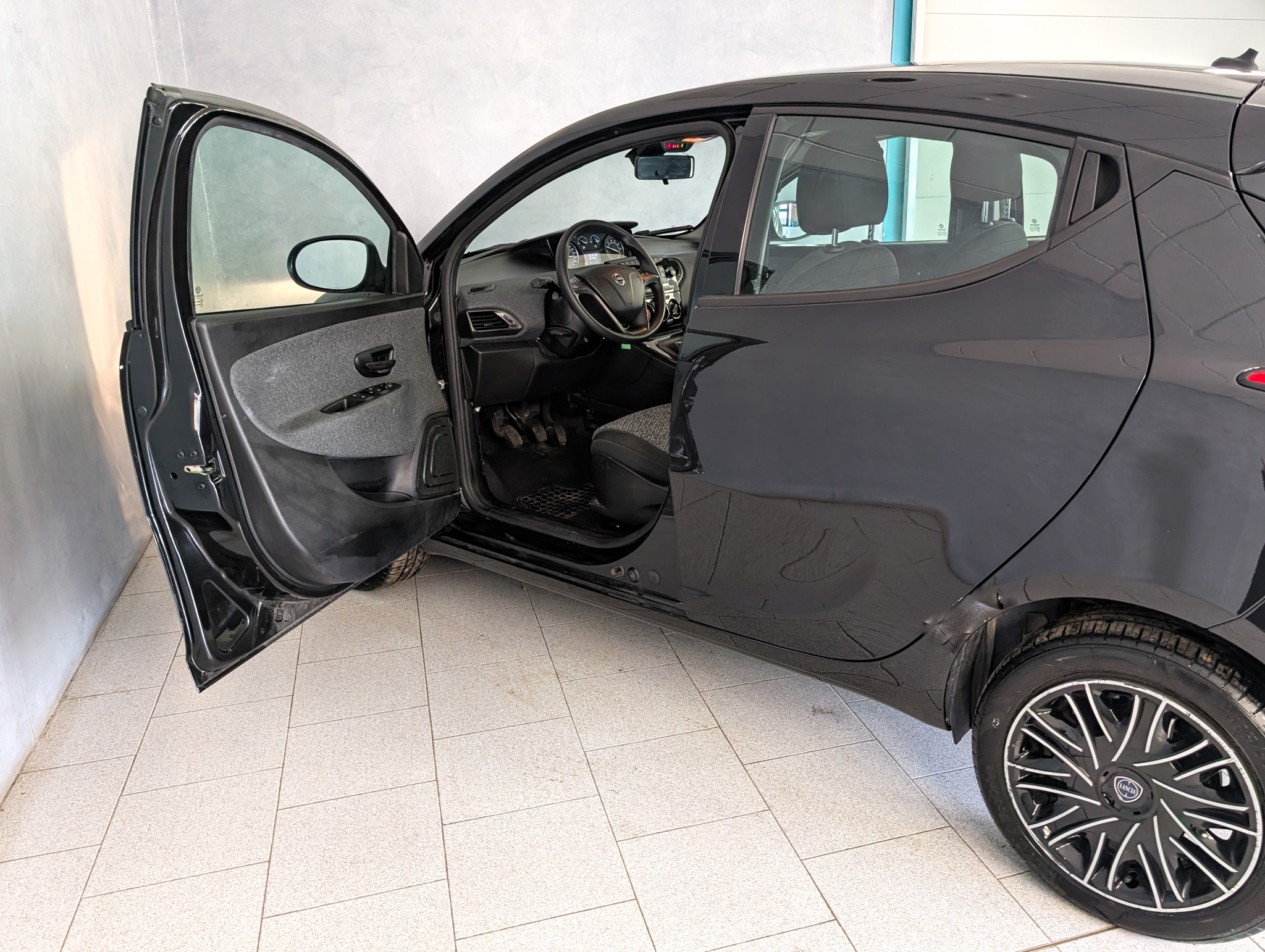 Lancia Ypsilon