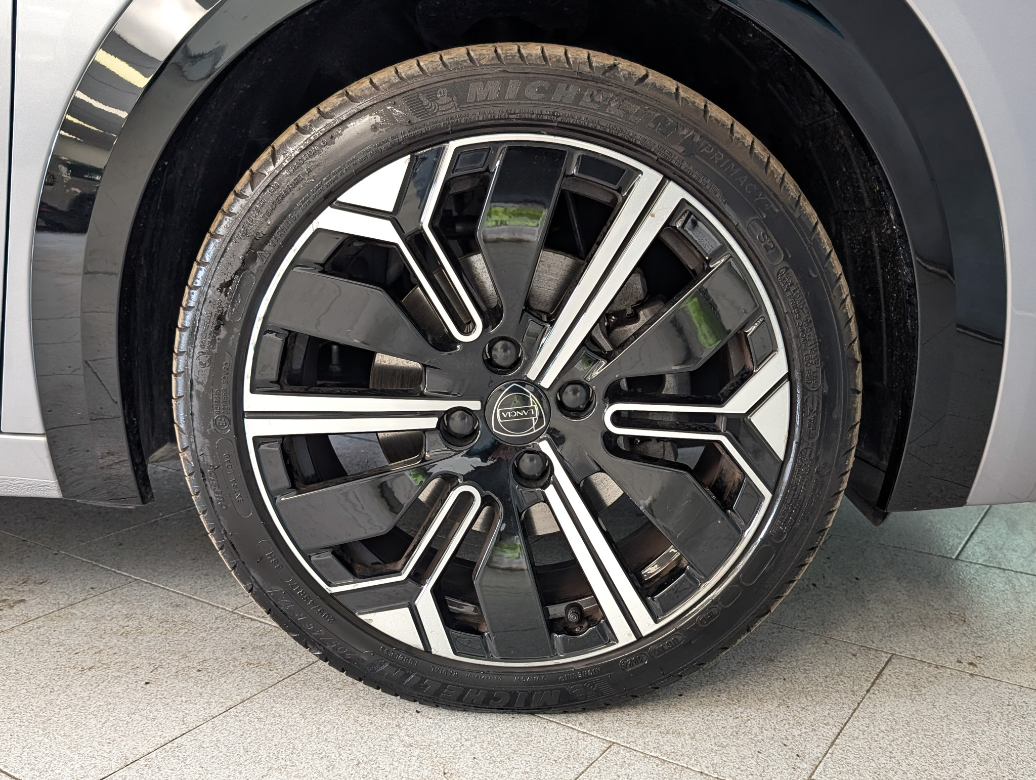 Lancia Ypsilon