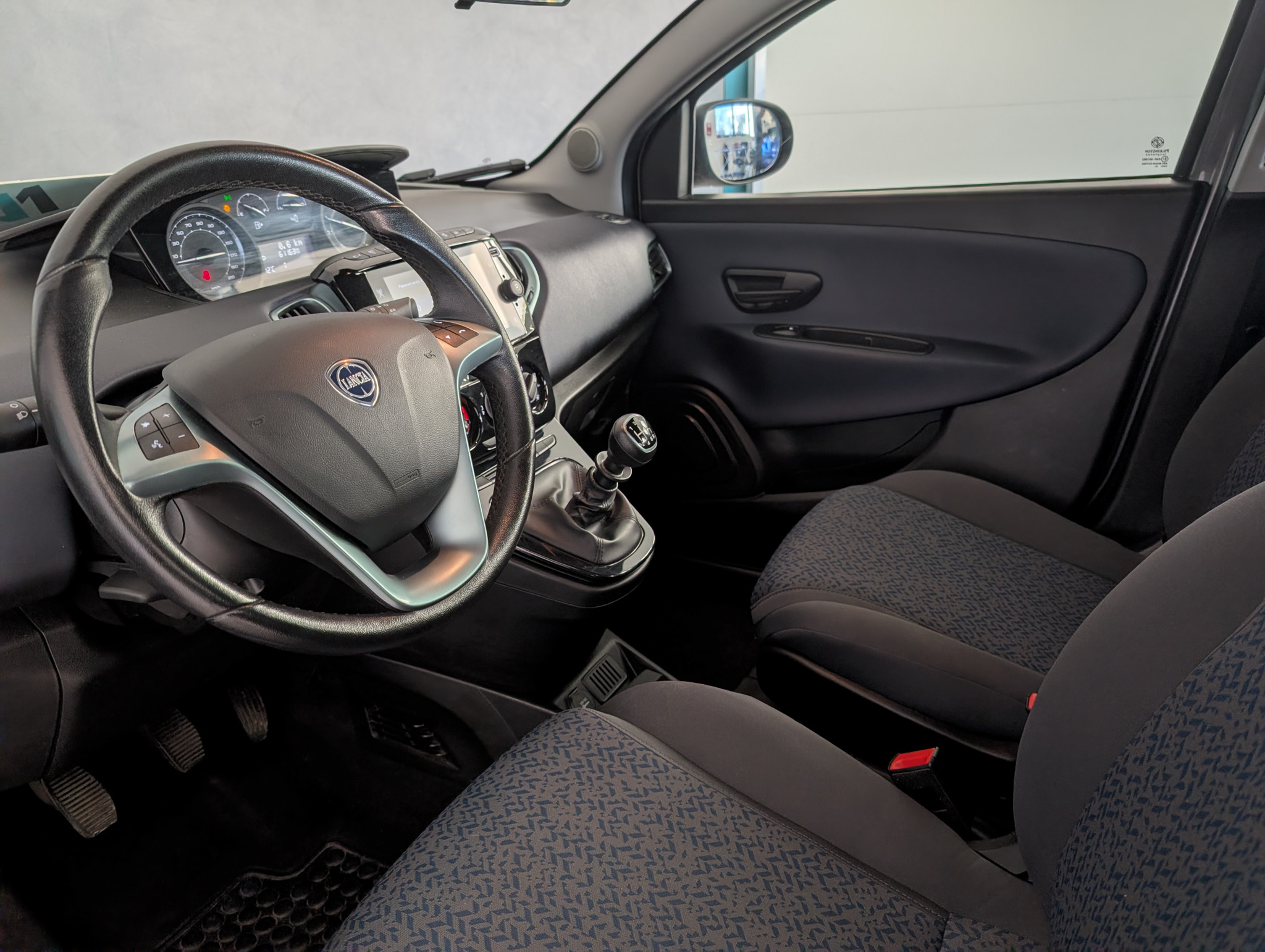 Lancia Ypsilon