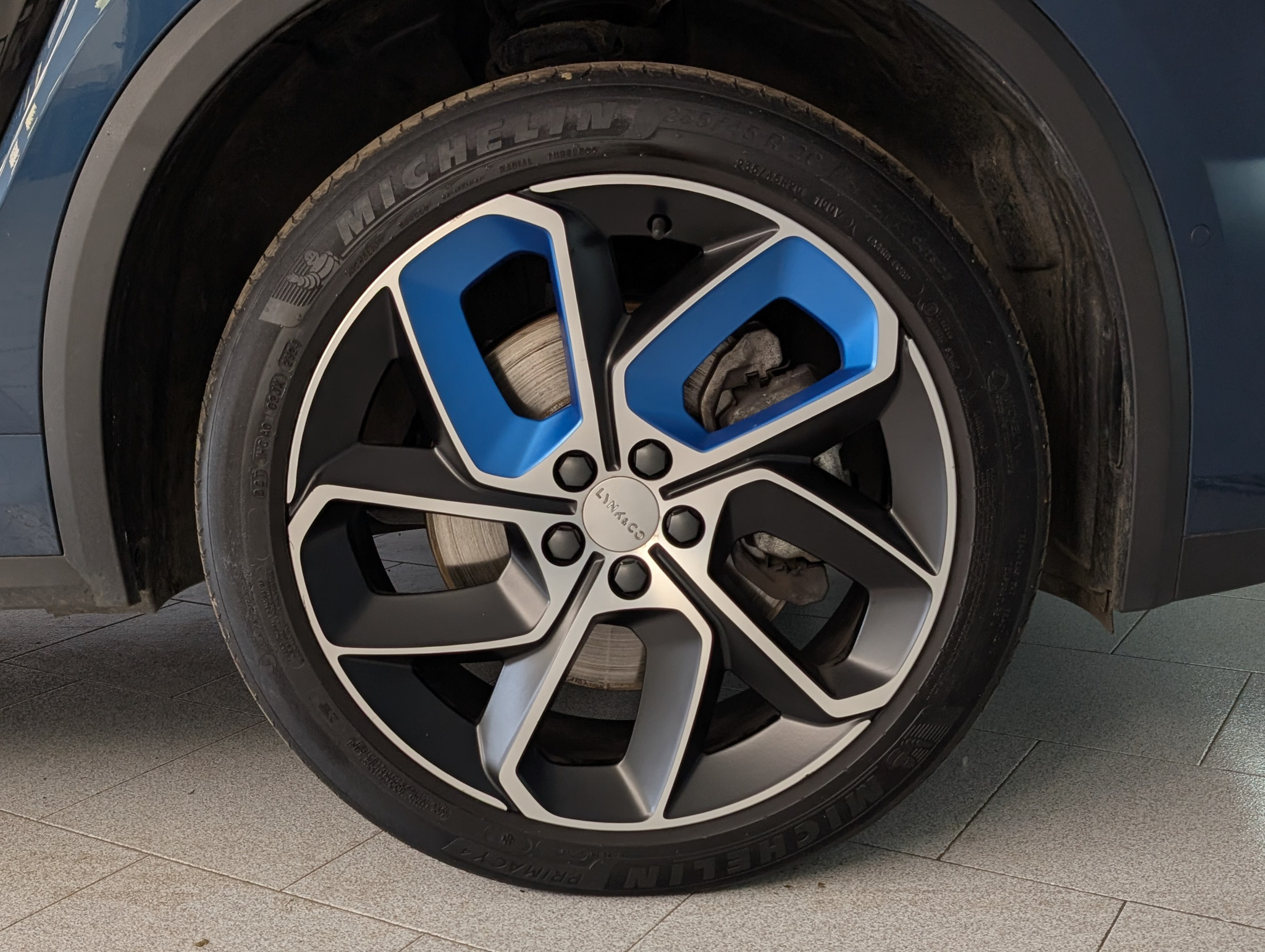Lynk & Co 01