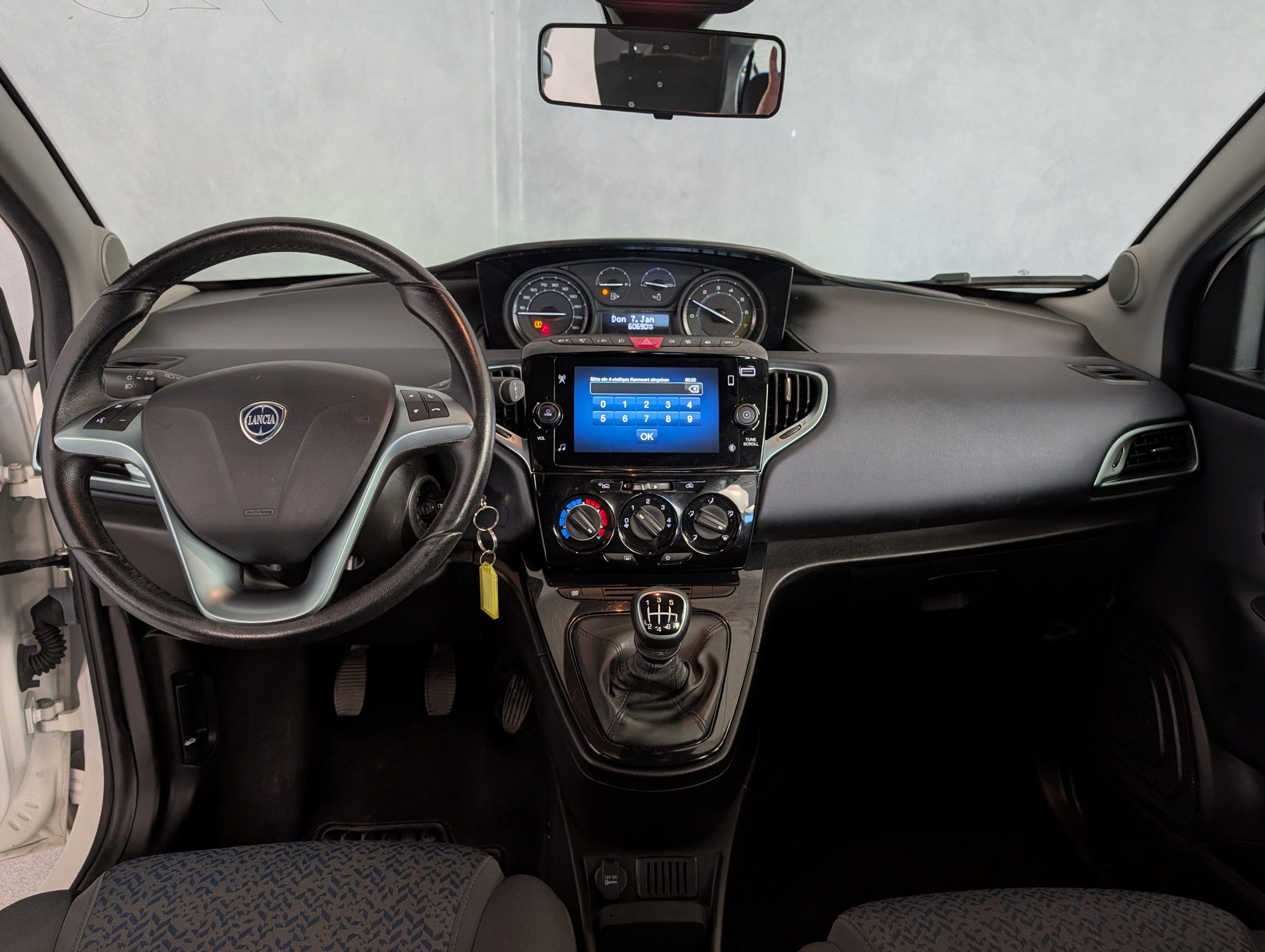Lancia Ypsilon