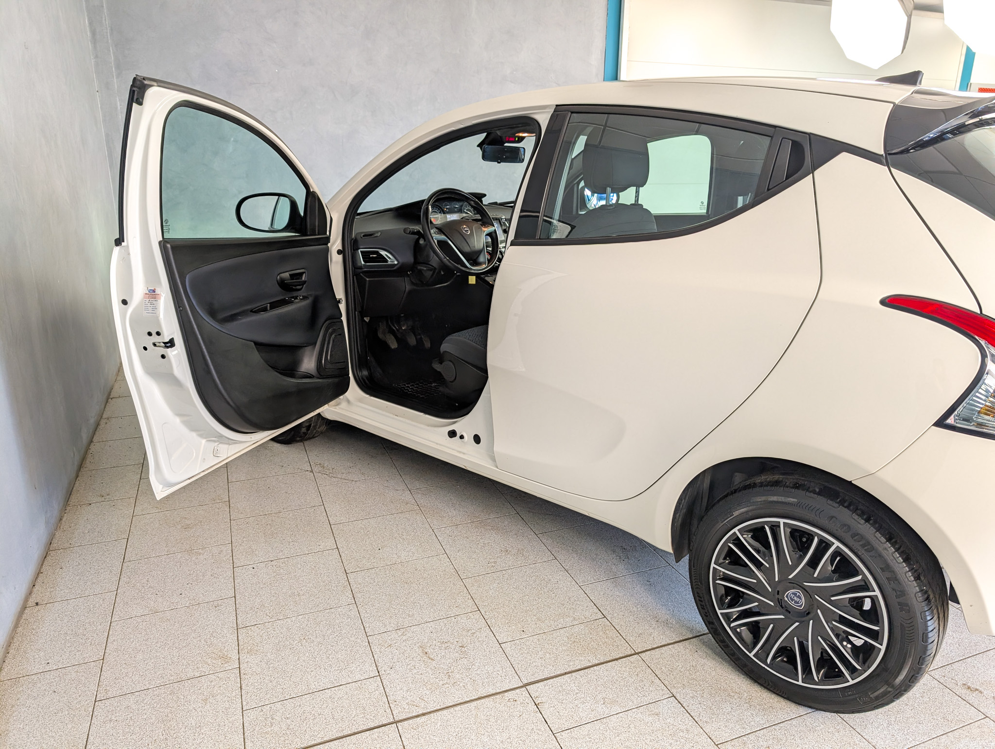 Lancia Ypsilon