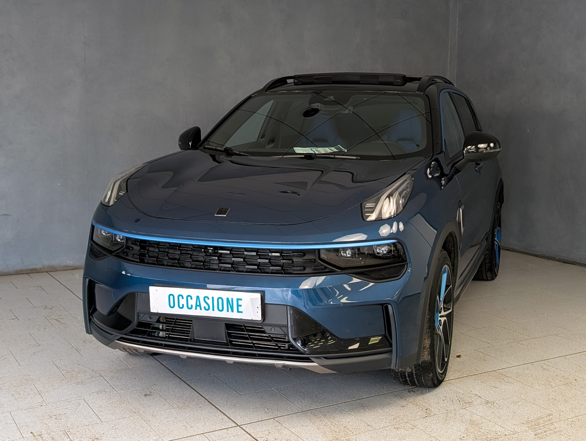 lynk-co-01-1-5-td-phev-automatic-2